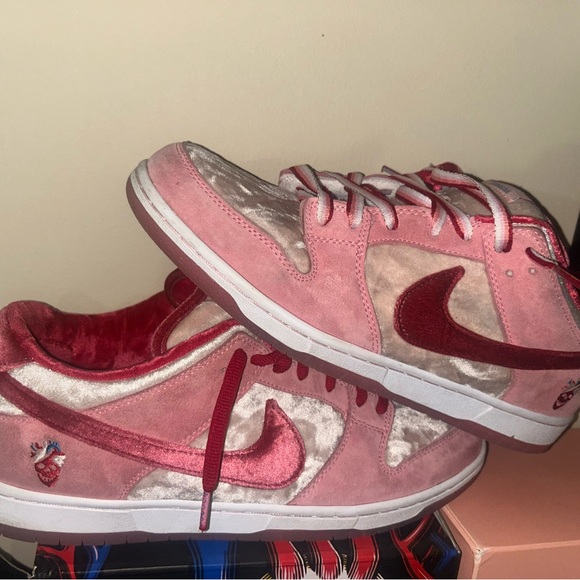 Strange Love x SB Dunk - Picture 2 of 2